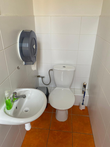 Bathroom 4, Hostel EMMA, Praha 1