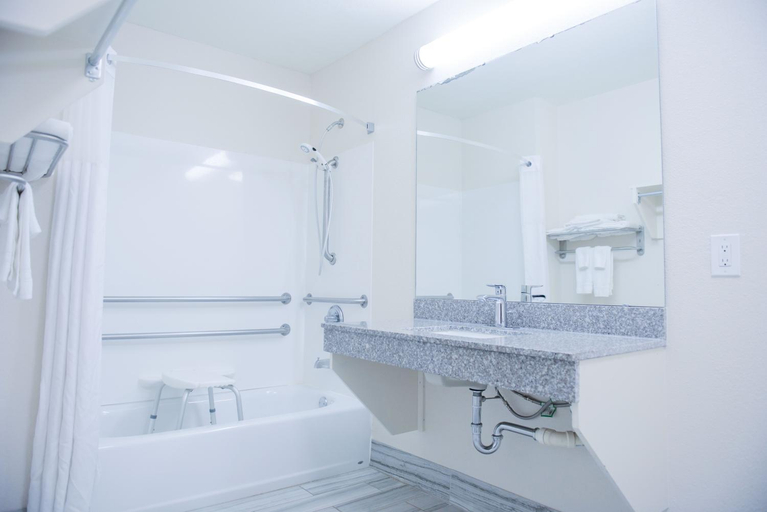 Bathroom 5, Clarion Pointe Athens I-65, Limestone