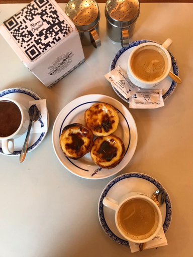 Food & Drinks, Chiado Home, Lisbon