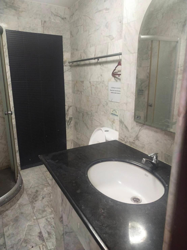 Bathroom 4, Orchid House, Khlong Toey