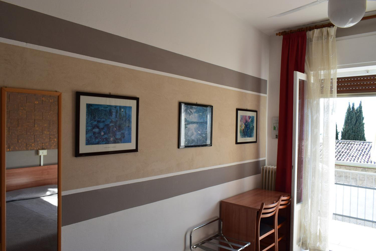 Bedroom 2, Albergo Al Pescatore, Verona
