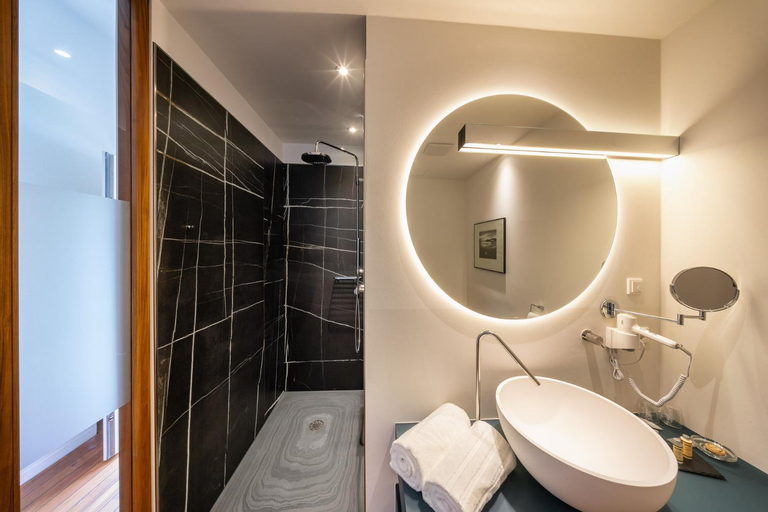 Bathroom 7