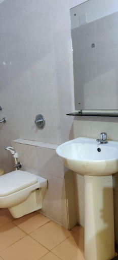 Bathroom 5, Goroomgo Srikhetra Heights Puri, Puri