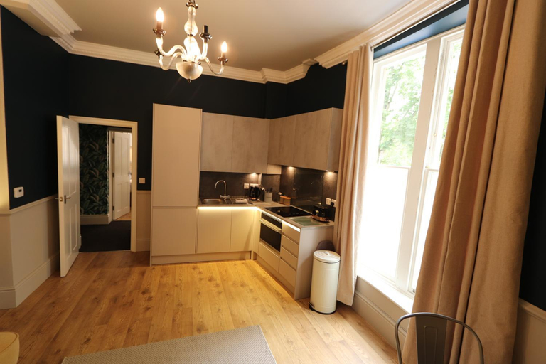 Others 3, Alma Apartments In A Perfect Location, Bristol