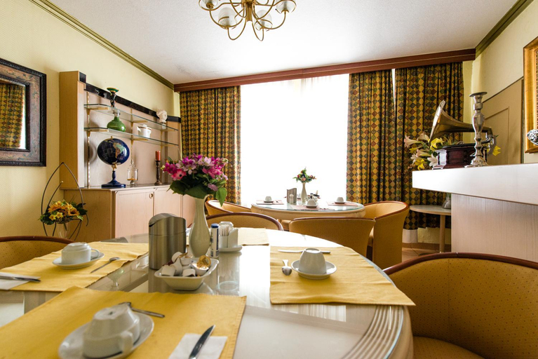 Food & Drinks 5, Lowen Hotel, Offenbach am Main