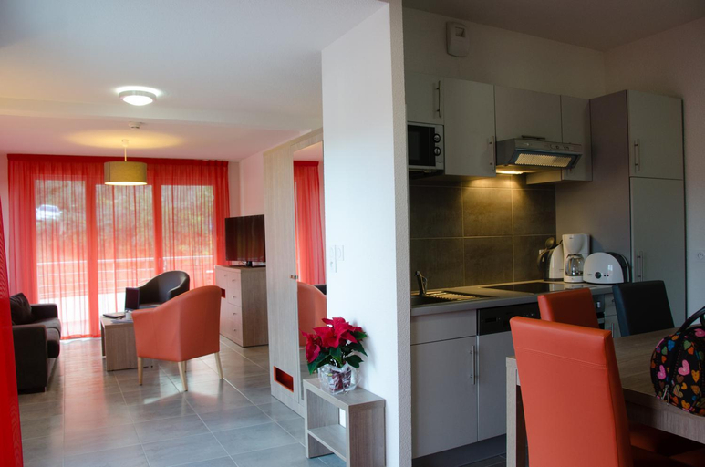 Others 4, Residence Ambroise Pare, Hérault