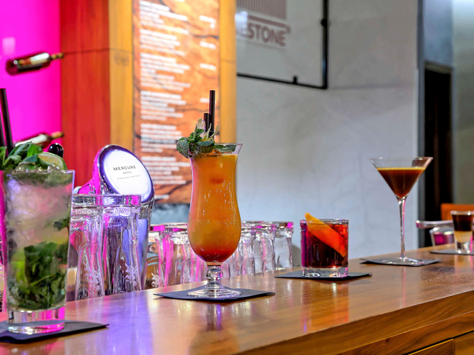 Food & Drinks