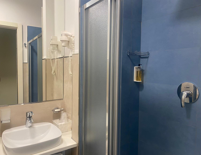 Bathroom 4, Hotel Sayonara, Ascoli Piceno
