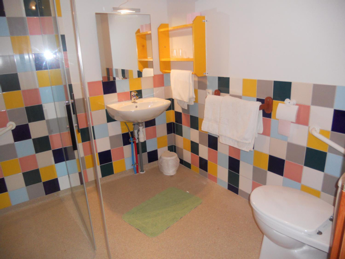 Bathroom 2