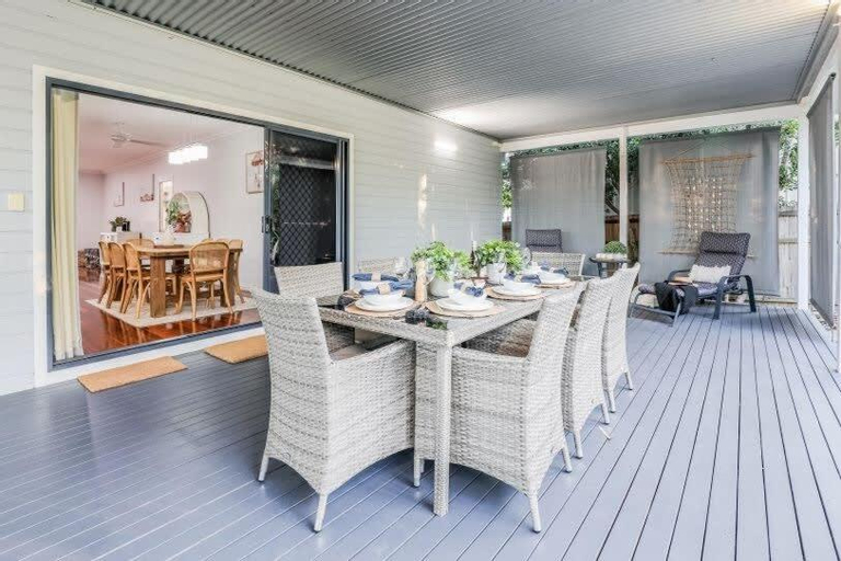 Others 5, Agnes Bliss - Stunning, Central Four-Bedroom Beach House in Sunny Agnes Water, Miriam Vale