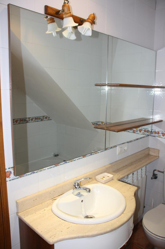 Bathroom 4, Bardal de Huerta, Salamanca