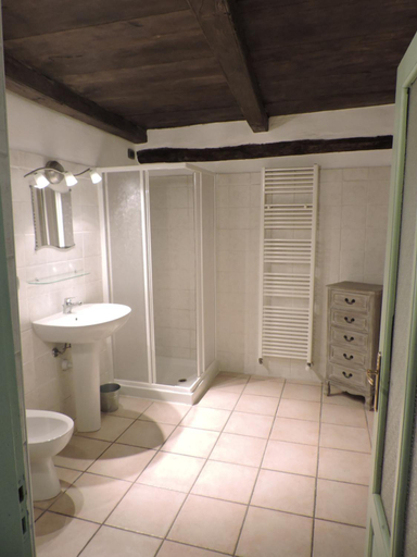 Bathroom 3, Locanda Montecarlo, Cuneo