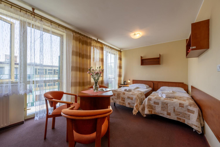 Bedroom, OW Carbo Dabki - w sasiedztwie lasu i jeziora, Sławno