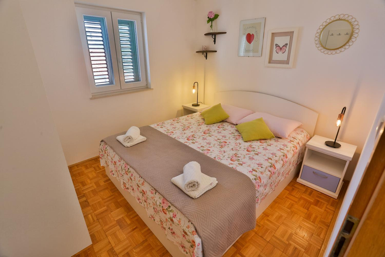 Others 3, Apartments Tresnja, Podstrana