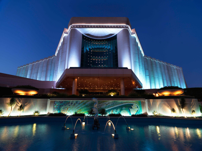 Exterior 1