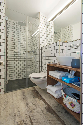 Bathroom 6