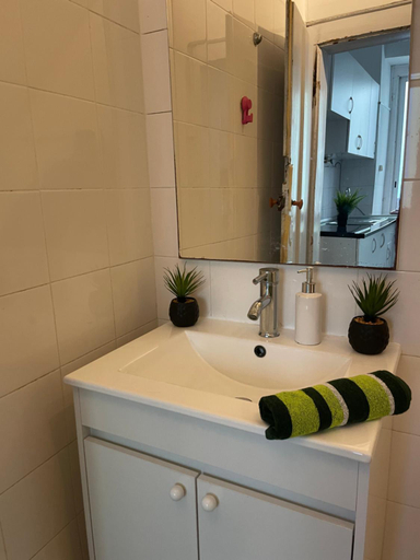 Bathroom 3, Chiado Home, Lisbon