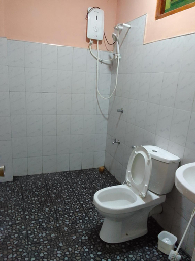 Bathroom 3, Nature's Rest, Ella