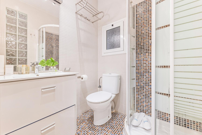 Bathroom 1, Sweett - La Villarroel, Barcelona