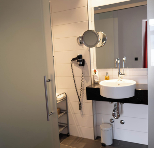 Bedroom 5, Hotel Restaurant Bellevue au Lac, Thun