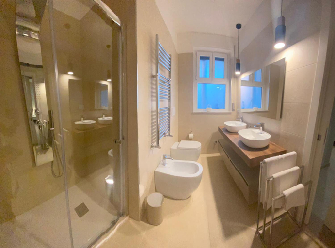 Bathroom 5, Albadorata, Cosenza