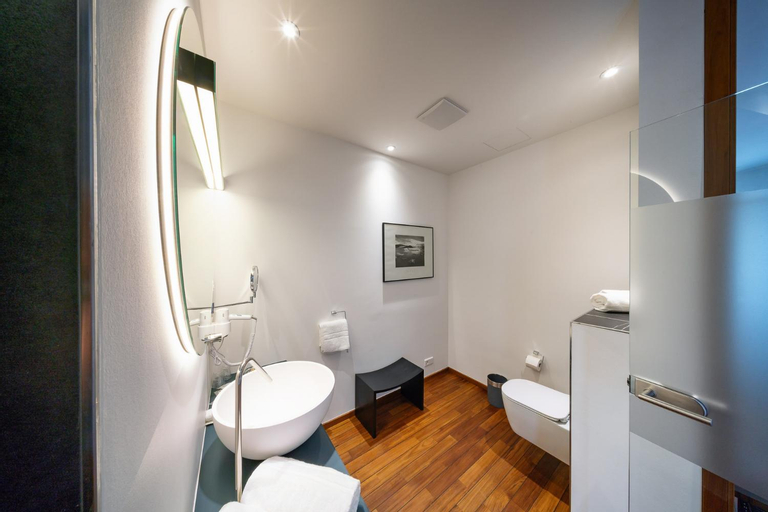 Bathroom 4