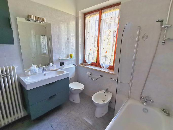 Bedroom 4, ManuEbbasta, Vercelli