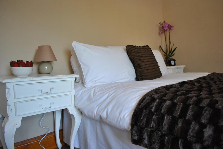 Bedroom 2, Amber Guesthouse, Derby