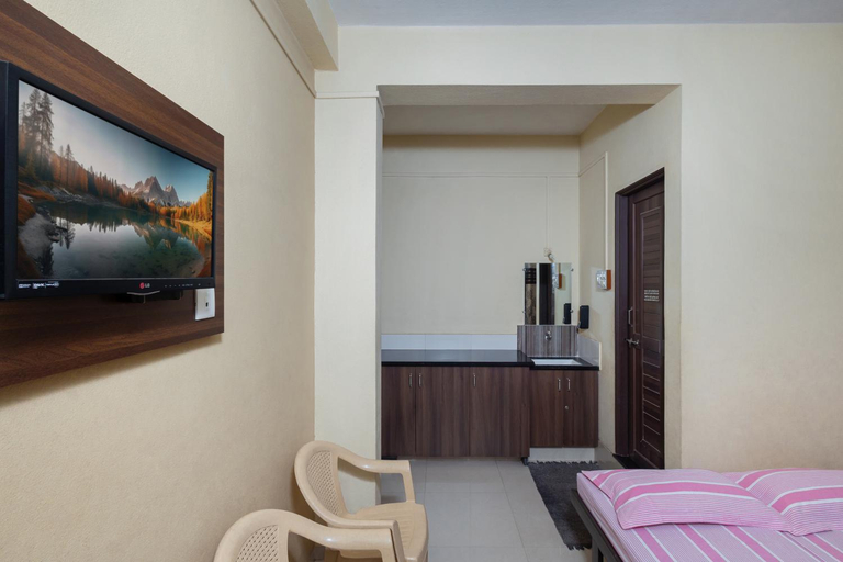 Others 2, Hotel Ambika, Kolhapur