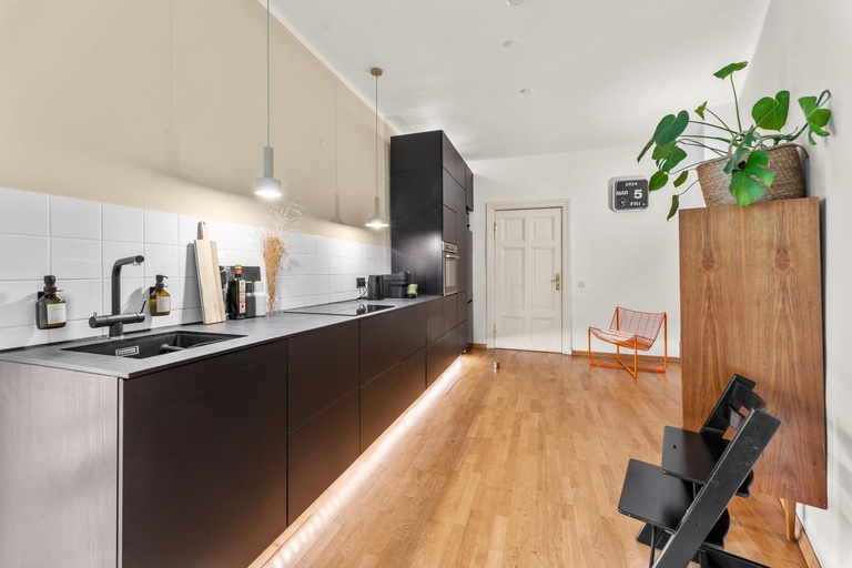 Others 5, Stylish 120sqm Appartment in Berlin-Mitte, Berlin