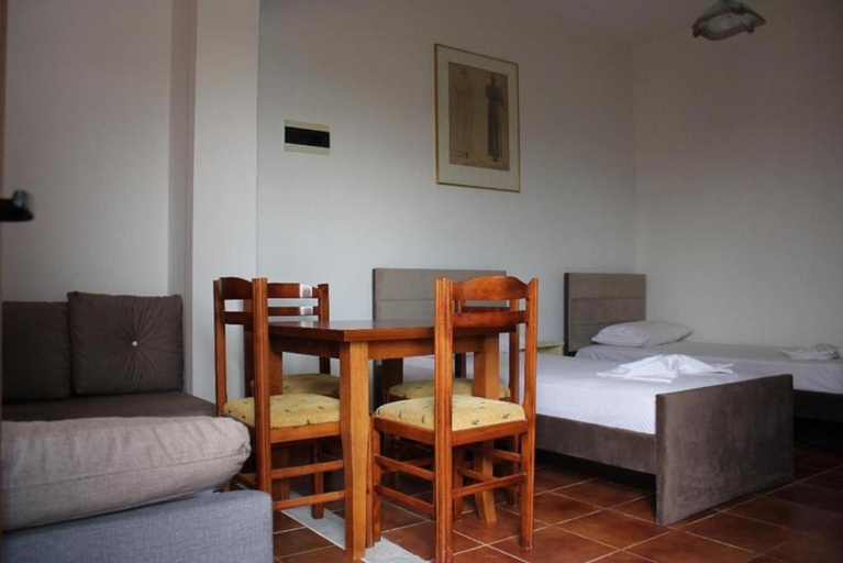 Others 5, Hotel Athina, Shkodrës
