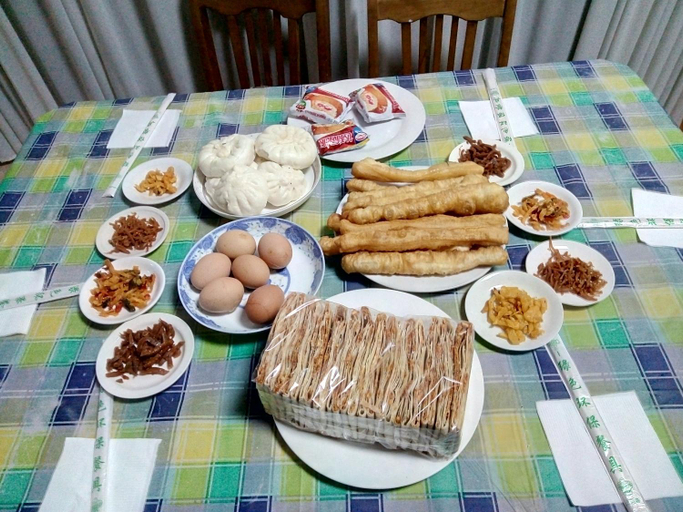 Food & Drinks