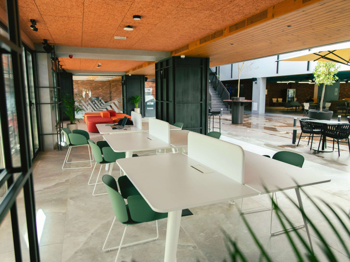 Food & Drinks 5, ibis Styles Lisboa Aeroporto, Loures
