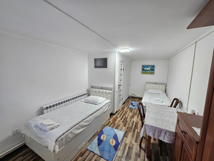 Others 2, Guest House Tenir Too, Naryn