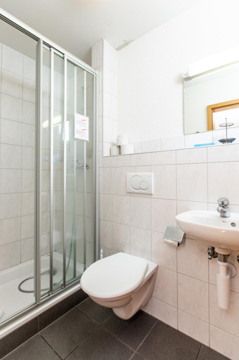 Bathroom, Happy Inn Lodge, Interlaken