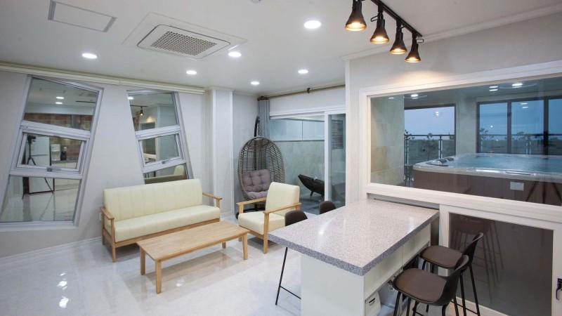 Pohang Sea &amp; View Pool Villa, Pohang