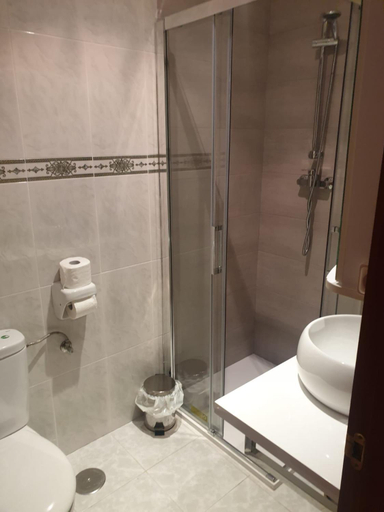 Bathroom 5, El Bodegon de Luis, Cantabria