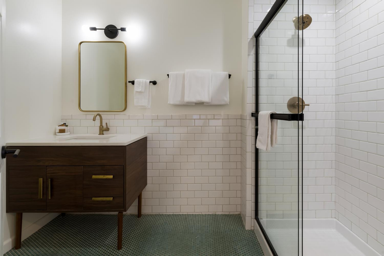 Bathroom 9