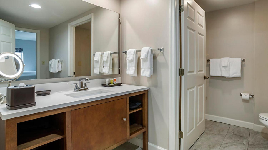 Bathroom 3, Bluegreen Vacations Suites at Hershey, Dauphin