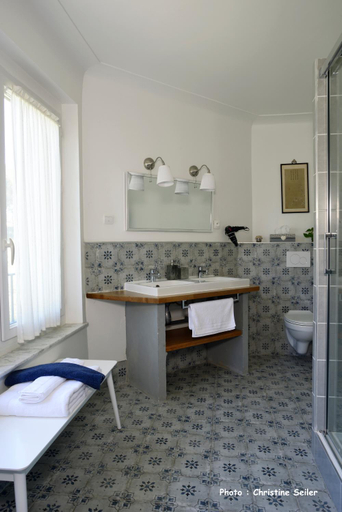 Bathroom, Un Nid en Camargue, Bouches-du-Rhône