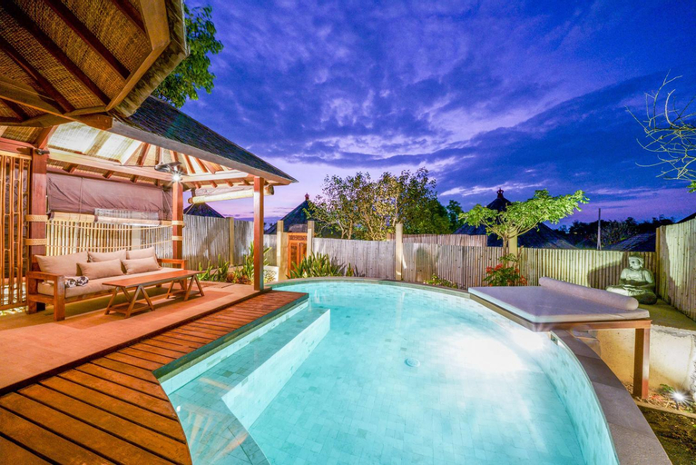 Swimming Pool 13