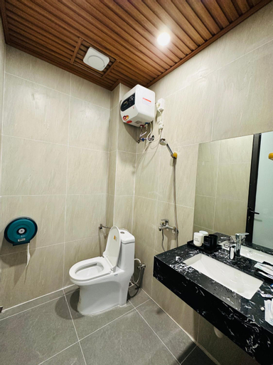 Bathroom 7
