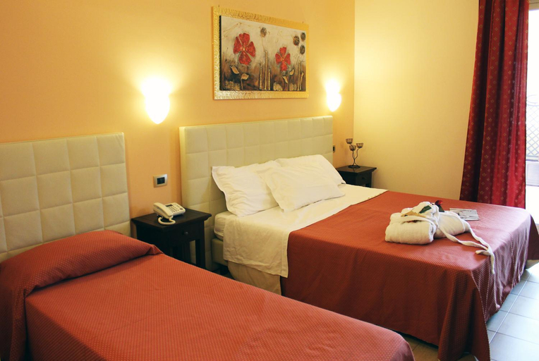 Others 4, Hotel Vittorio Emanuele, Syracuse