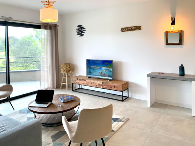 Others 5, Appart T3 4 etoiles 4/6 personnes Porto Vecchio, Corse-du-Sud
