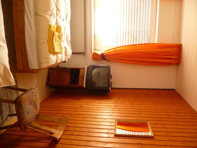 Bedroom 3, Hotel Rotbuche, Leer