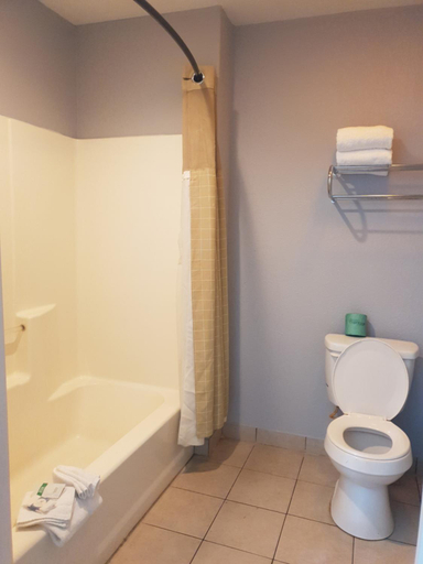 Bathroom 5, Riata Inn - Crystal City, Zavala