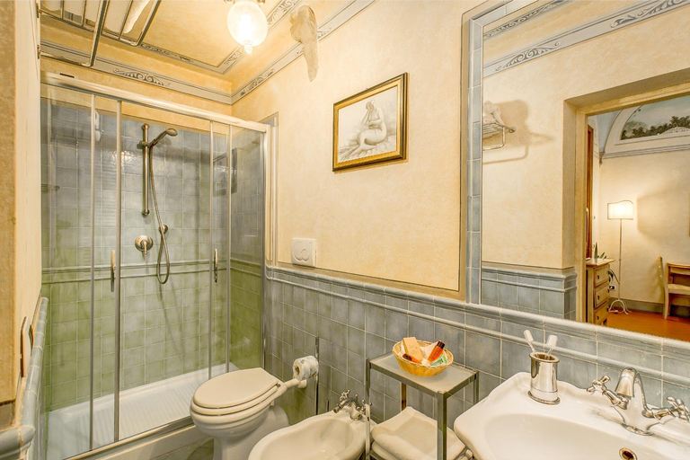 Bathroom 4, Firenzesuite, Florence