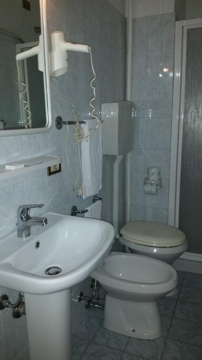 Bathroom 5, Hotel Chopin, Milano