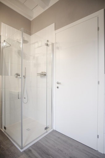 Bathroom 4, Naboo Verona Luxury Suites, Verona