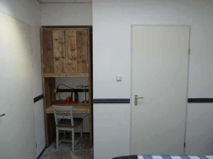 Bedroom 2, Hotel Centraal, Harlingen